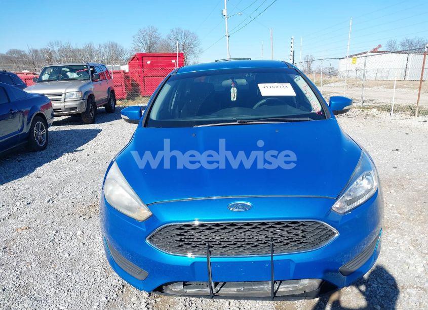 Photo 10 of 2015 Ford Focus SE (VIN 1FADP3F23FL372484)