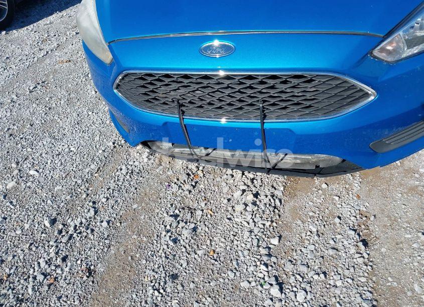 Photo 6 of 2015 Ford Focus SE (VIN 1FADP3F23FL372484)