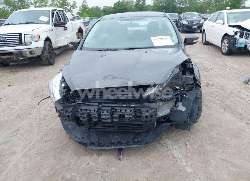 Photo 13 of 2015 Ford Focus SE (VIN 1FADP3F23FL374137)