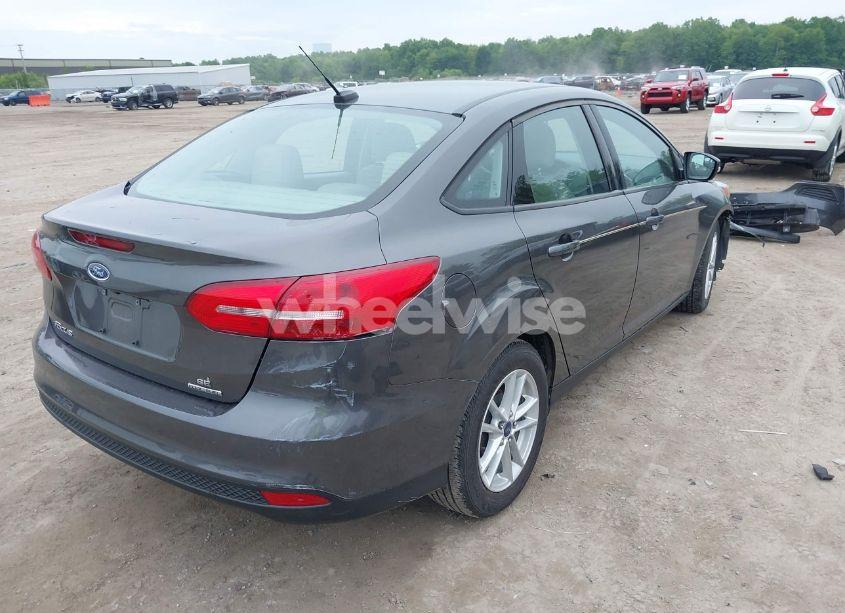 Photo 4 of 2015 Ford Focus SE (VIN 1FADP3F23FL374137)