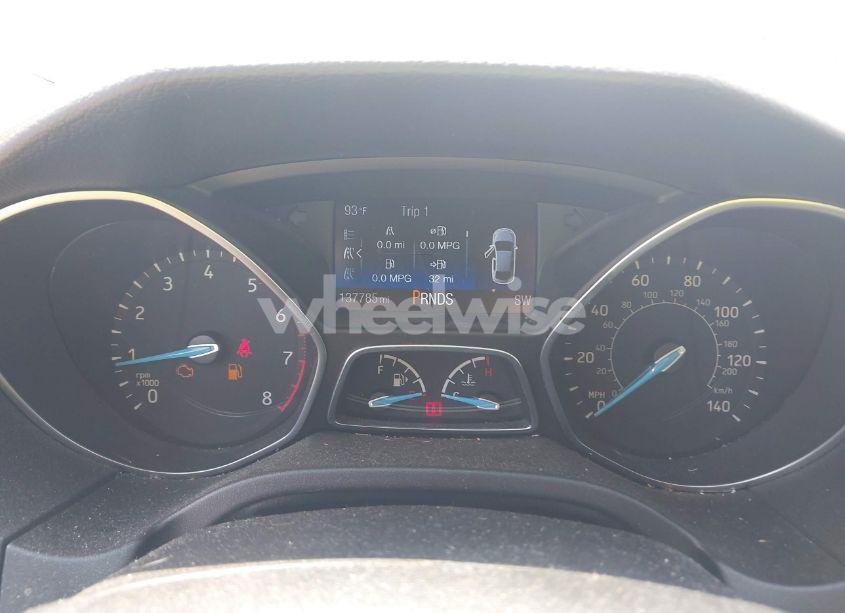 Photo 7 of 2015 Ford Focus SE (VIN 1FADP3F23FL374767)