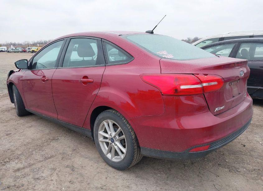 Photo 3 of 2015 Ford Focus SE (VIN 1FADP3F23FL379600)