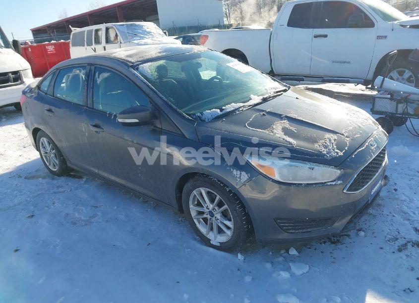 2016 Ford Focus SE (VIN 1FADP3F23GL201445) main photo