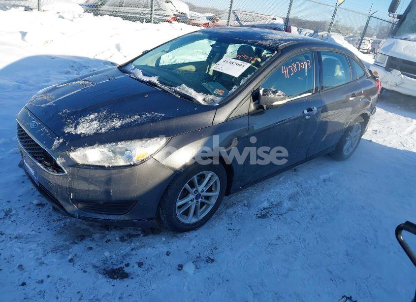 Photo 2 of 2016 Ford Focus SE (VIN 1FADP3F23GL201445)