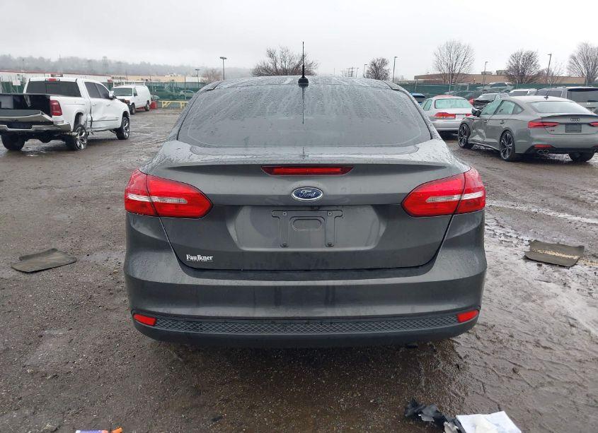 Photo 16 of 2016 Ford Focus SE (VIN 1FADP3F23GL239919)