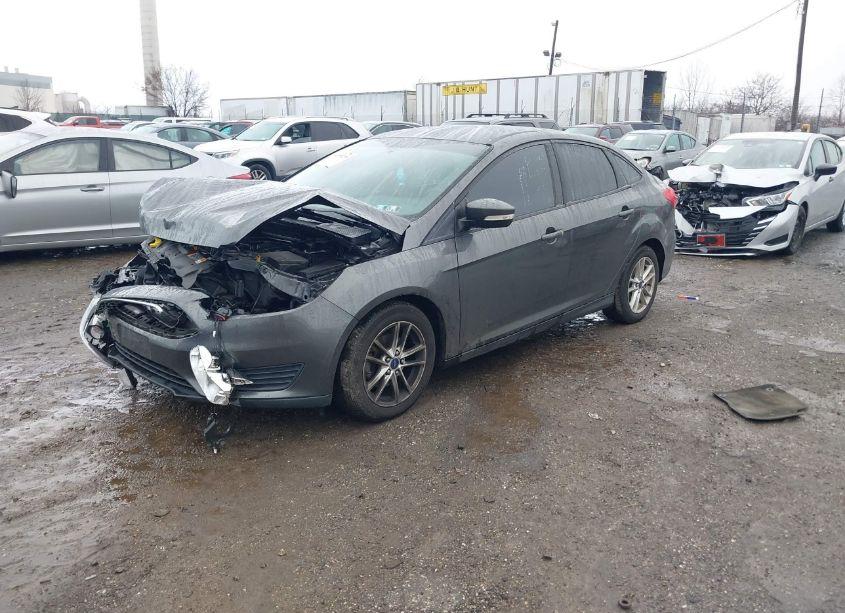 Photo 2 of 2016 Ford Focus SE (VIN 1FADP3F23GL239919)