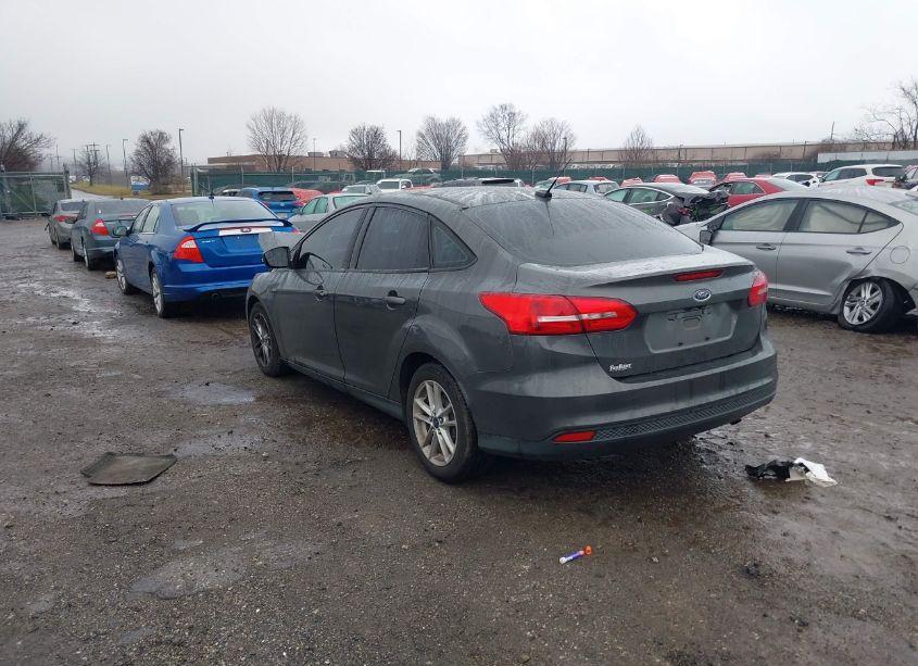 Photo 3 of 2016 Ford Focus SE (VIN 1FADP3F23GL239919)