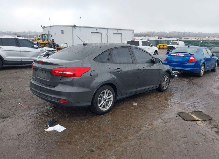 Photo 4 of 2016 Ford Focus SE (VIN 1FADP3F23GL239919)