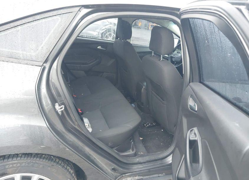 Photo 8 of 2016 Ford Focus SE (VIN 1FADP3F23GL239919)