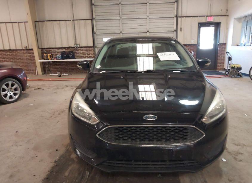 Photo 12 of 2016 Ford Focus SE (VIN 1FADP3F23GL241055)