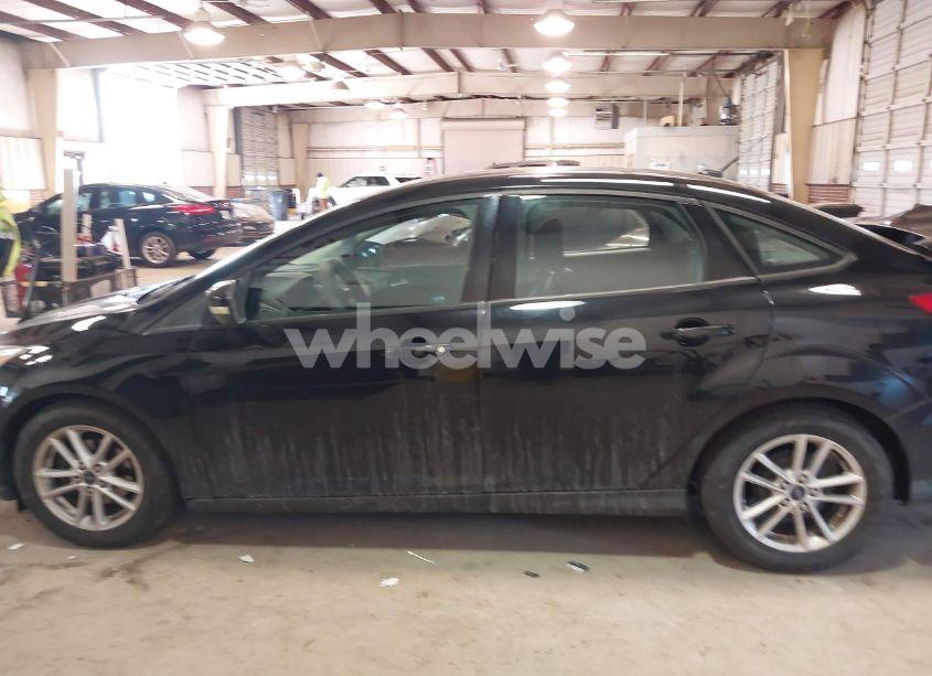 Photo 14 of 2016 Ford Focus SE (VIN 1FADP3F23GL241055)