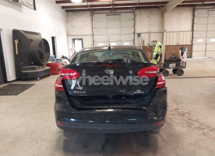 Photo 16 of 2016 Ford Focus SE (VIN 1FADP3F23GL241055)