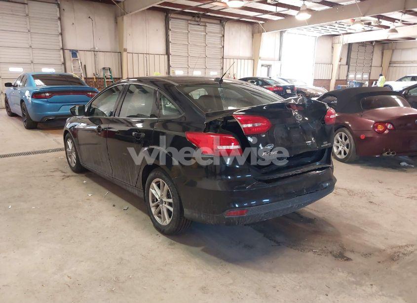 Photo 3 of 2016 Ford Focus SE (VIN 1FADP3F23GL241055)