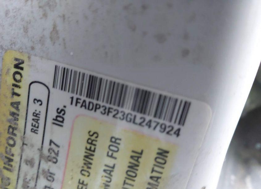 Photo 9 of 2016 Ford Focus SE (VIN 1FADP3F23GL247924)