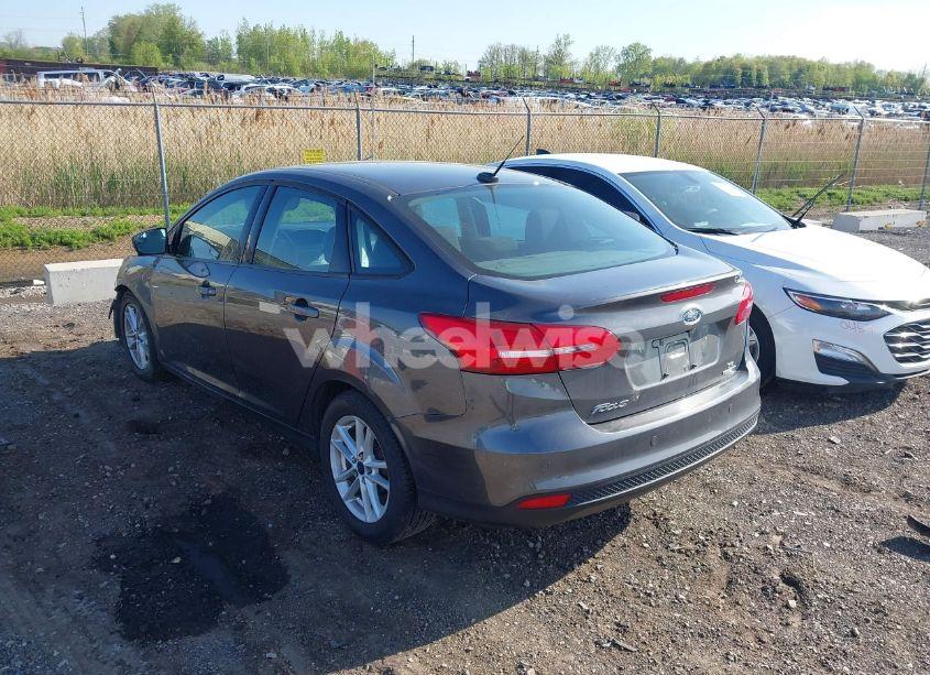 Photo 3 of 2016 Ford Focus SE (VIN 1FADP3F23GL252346)