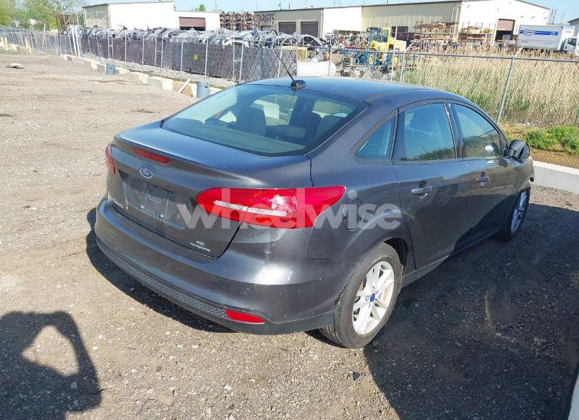 Photo 4 of 2016 Ford Focus SE (VIN 1FADP3F23GL252346)