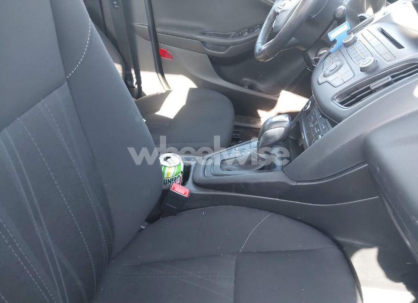 Photo 5 of 2016 Ford Focus SE (VIN 1FADP3F23GL252346)