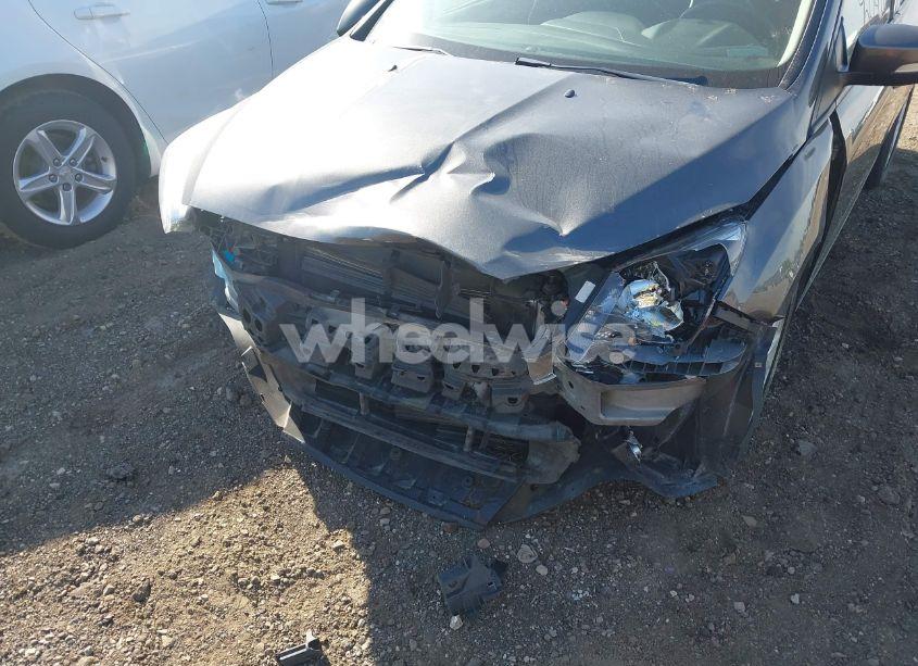 Photo 6 of 2016 Ford Focus SE (VIN 1FADP3F23GL252346)