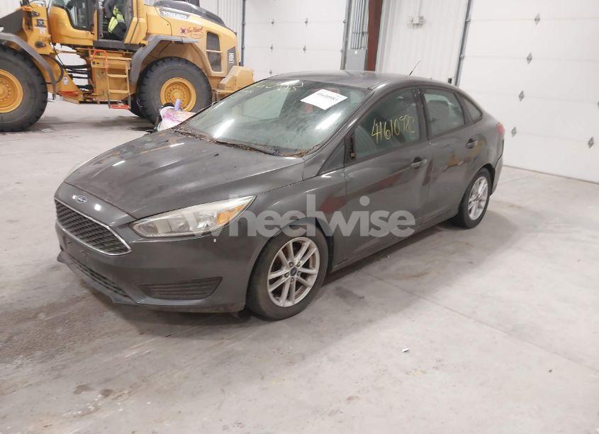 Photo 2 of 2016 Ford Focus SE (VIN 1FADP3F23GL263928)