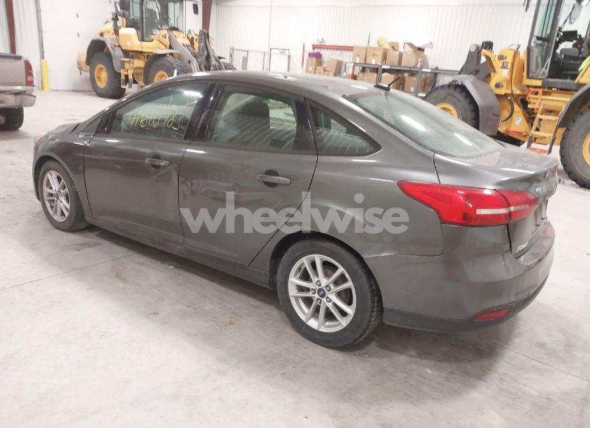 Photo 3 of 2016 Ford Focus SE (VIN 1FADP3F23GL263928)