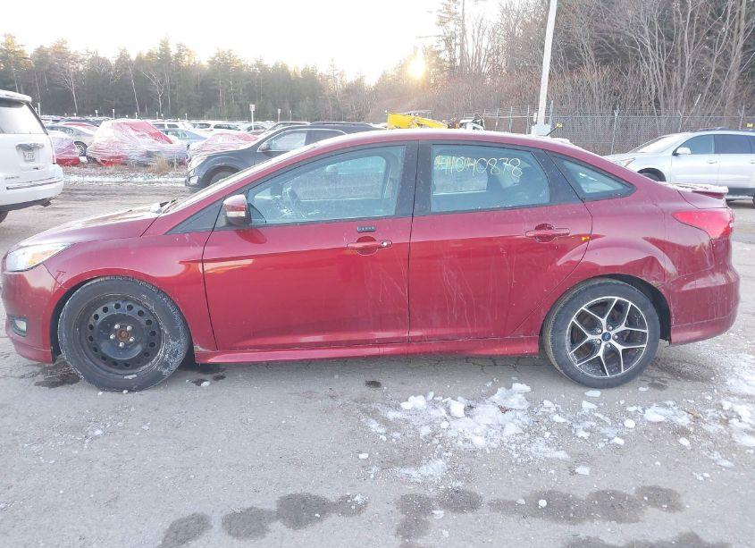 Photo 12 of 2016 Ford Focus SE (VIN 1FADP3F23GL273441)