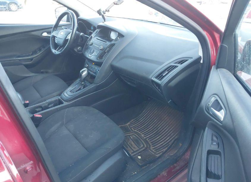 Photo 5 of 2016 Ford Focus SE (VIN 1FADP3F23GL273441)