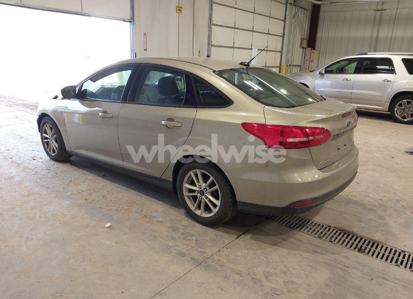 Photo 3 of 2016 Ford Focus SE (VIN 1FADP3F23GL277537)