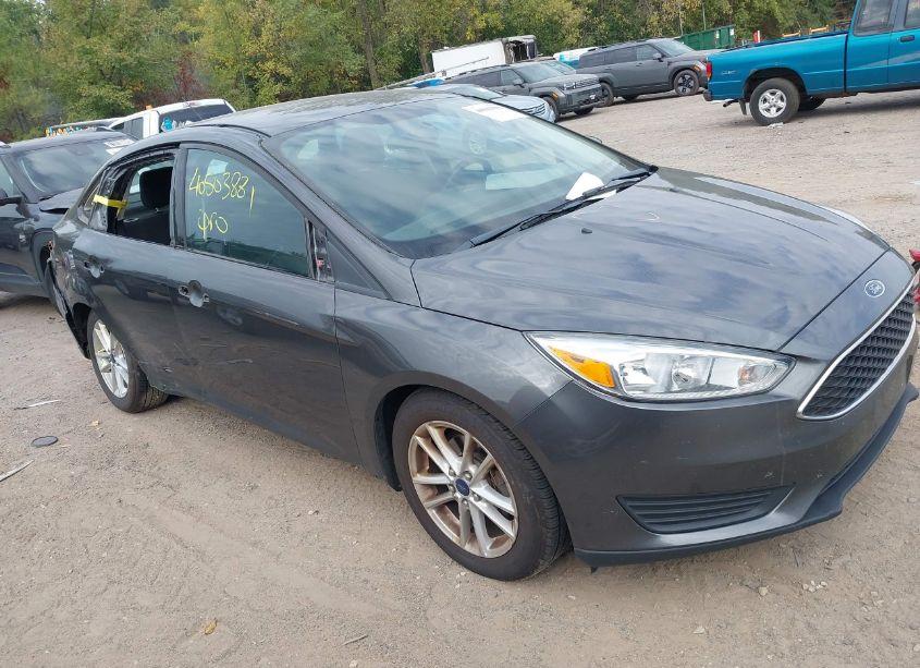 2016 Ford Focus SE (VIN 1FADP3F23GL282236) main photo