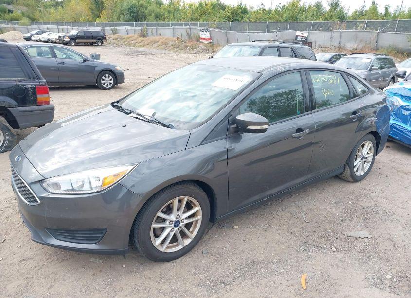 Photo 2 of 2016 Ford Focus SE (VIN 1FADP3F23GL282236)
