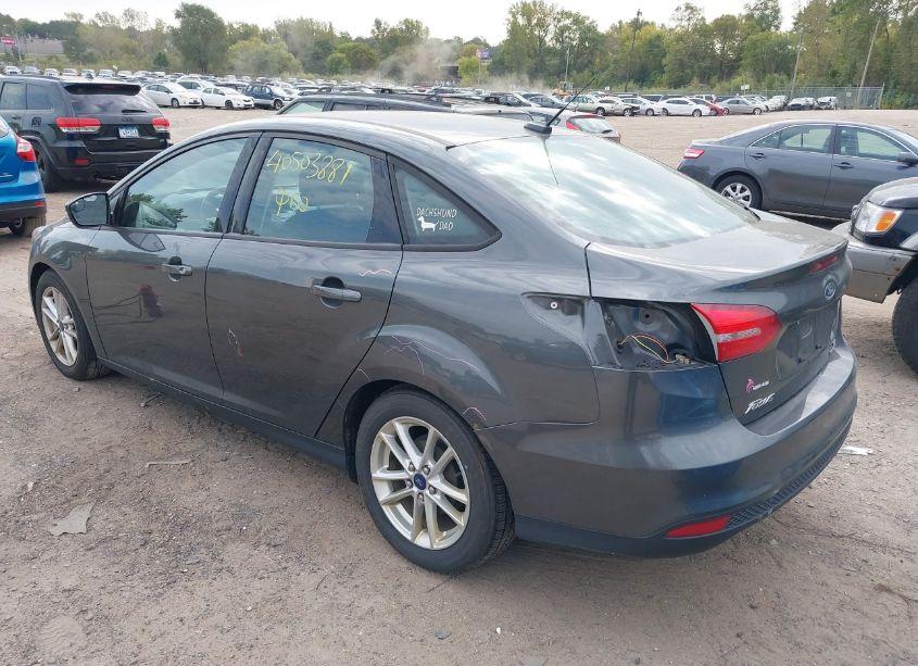 Photo 3 of 2016 Ford Focus SE (VIN 1FADP3F23GL282236)