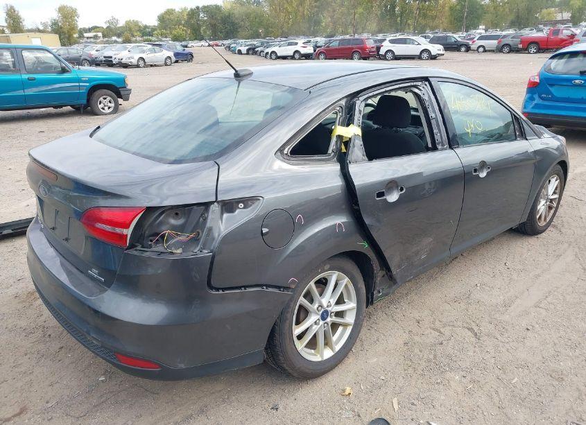 Photo 4 of 2016 Ford Focus SE (VIN 1FADP3F23GL282236)