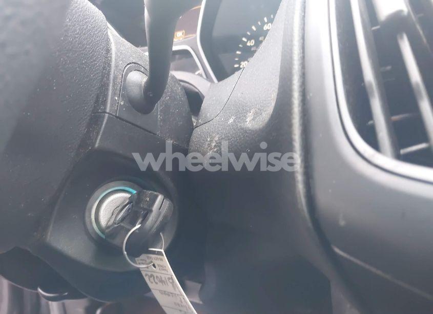 Photo 11 of 2016 Ford Focus SE (VIN 1FADP3F23GL296380)