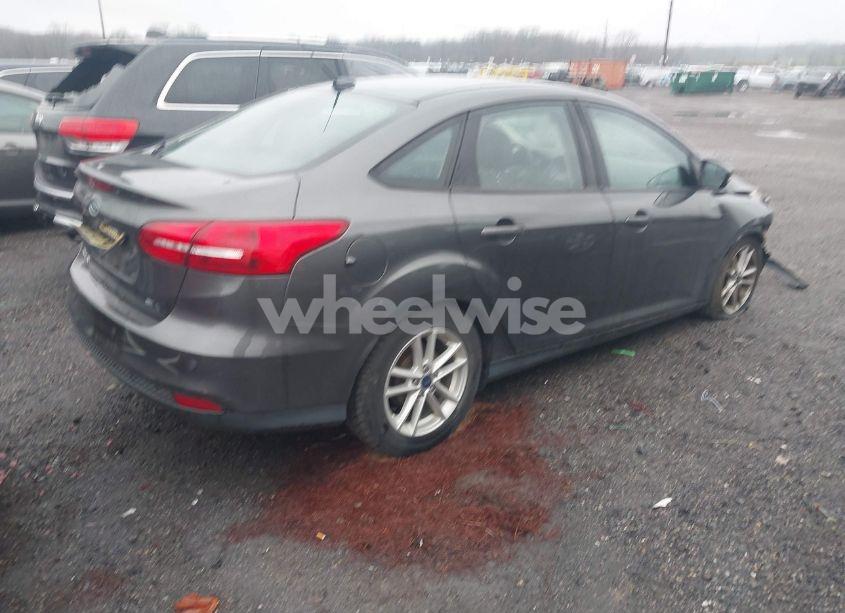 Photo 4 of 2016 Ford Focus SE (VIN 1FADP3F23GL296380)