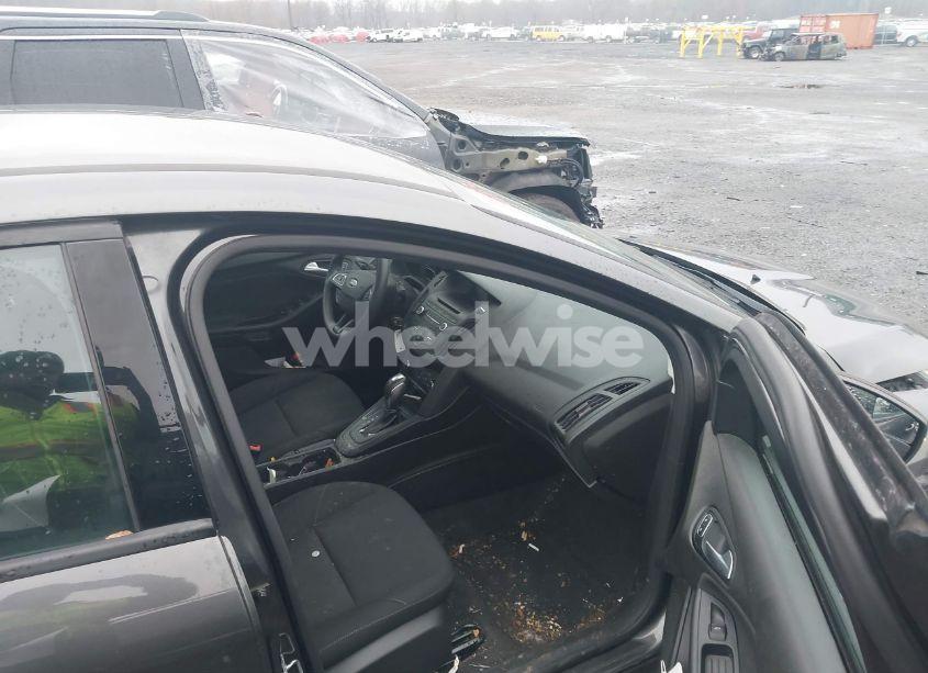 Photo 5 of 2016 Ford Focus SE (VIN 1FADP3F23GL296380)
