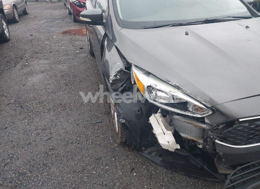 Photo 6 of 2016 Ford Focus SE (VIN 1FADP3F23GL296380)