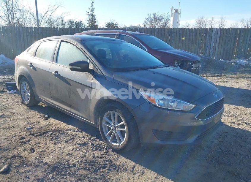 2016 Ford Focus SE (VIN 1FADP3F23GL357131) main photo