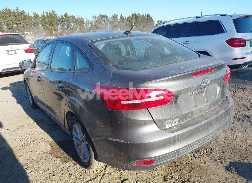 Photo 3 of 2016 Ford Focus SE (VIN 1FADP3F23GL357131)