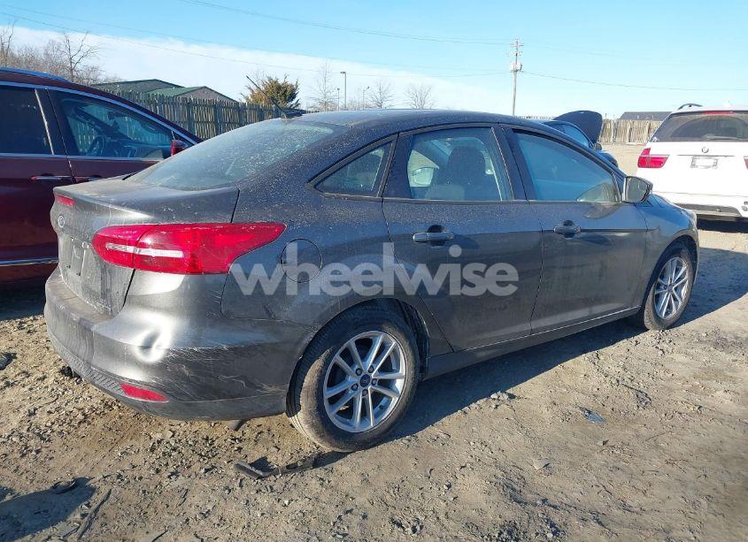 Photo 4 of 2016 Ford Focus SE (VIN 1FADP3F23GL357131)