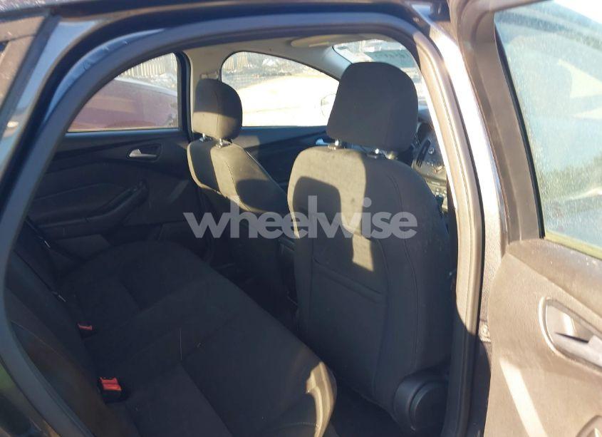 Photo 8 of 2016 Ford Focus SE (VIN 1FADP3F23GL357131)