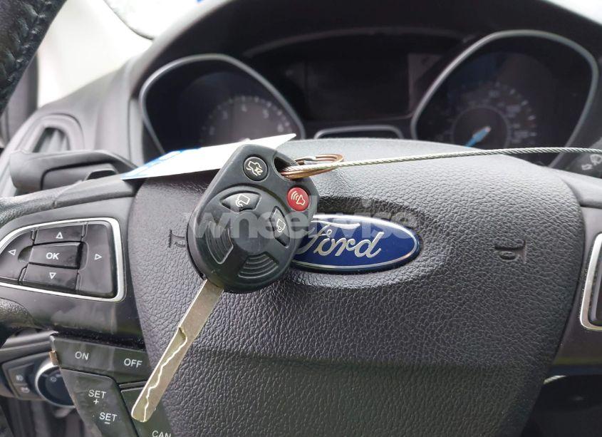 Photo 11 of 2016 Ford Focus SE (VIN 1FADP3F23GL359980)