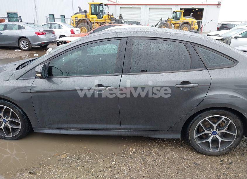 Photo 14 of 2016 Ford Focus SE (VIN 1FADP3F23GL359980)