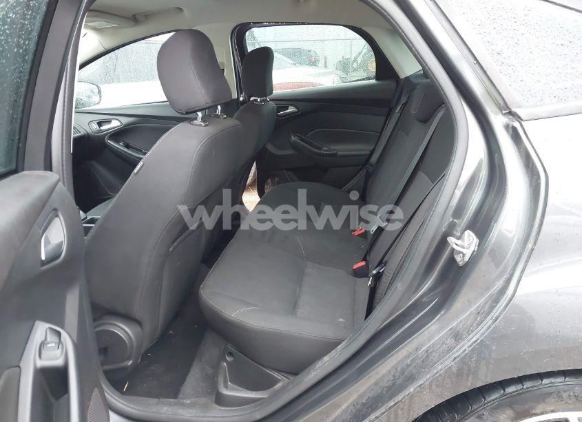 Photo 8 of 2016 Ford Focus SE (VIN 1FADP3F23GL359980)