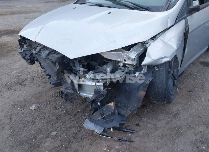 Photo 6 of 2016 Ford Focus SE (VIN 1FADP3F23GL365861)