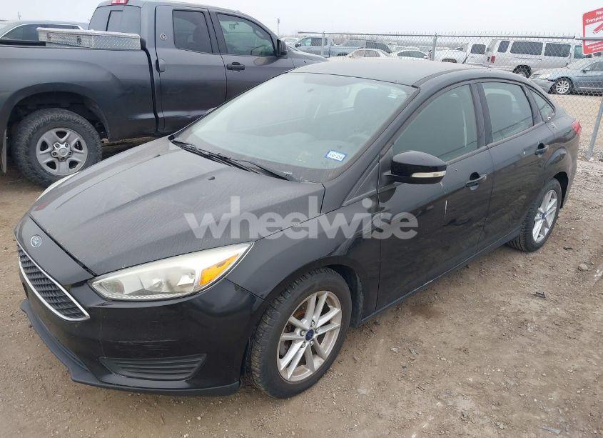 Photo 2 of 2016 Ford Focus SE (VIN 1FADP3F23GL370140)
