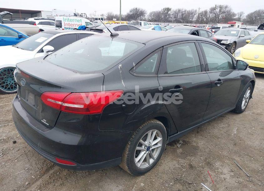 Photo 4 of 2016 Ford Focus SE (VIN 1FADP3F23GL370140)