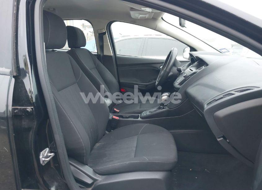 Photo 5 of 2016 Ford Focus SE (VIN 1FADP3F23GL370140)