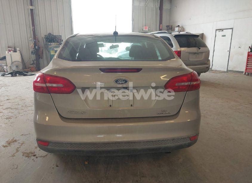Photo 16 of 2016 Ford Focus SE (VIN 1FADP3F23GL373491)