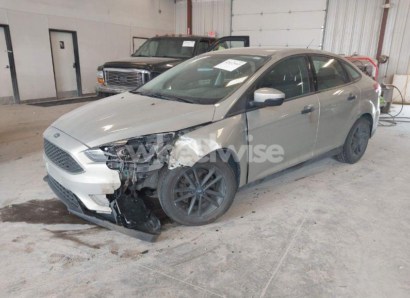 Photo 2 of 2016 Ford Focus SE (VIN 1FADP3F23GL373491)