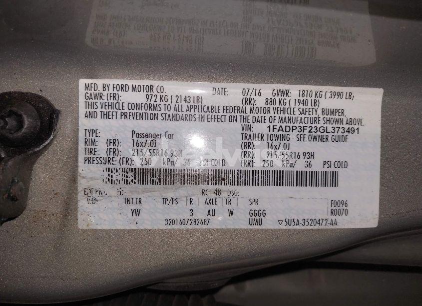 Photo 9 of 2016 Ford Focus SE (VIN 1FADP3F23GL373491)