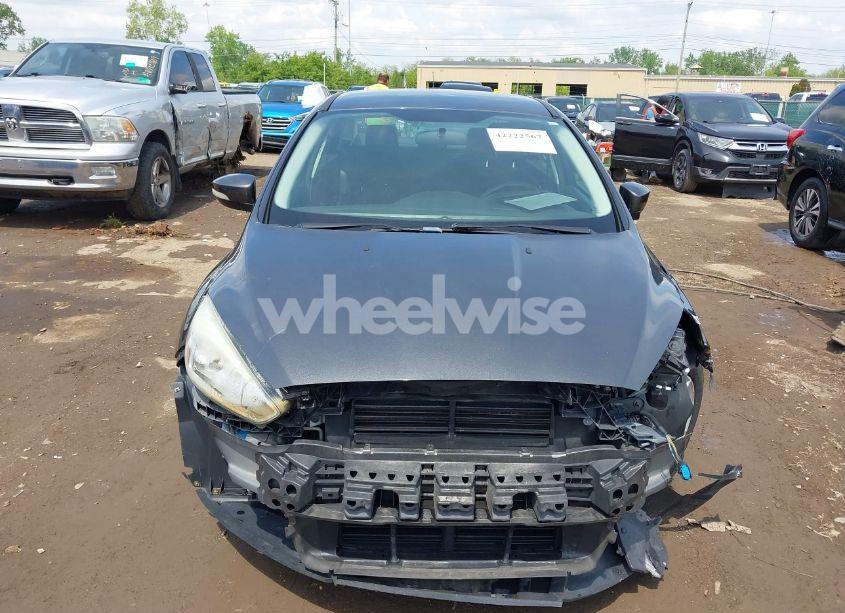 Photo 13 of 2017 Ford Focus SE (VIN 1FADP3F23HL203732)